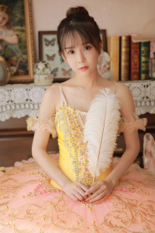 翁公与小莹
